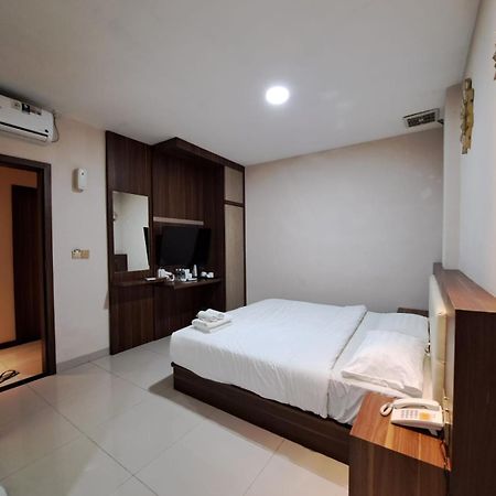 Hotel Morena Batam Exterior photo