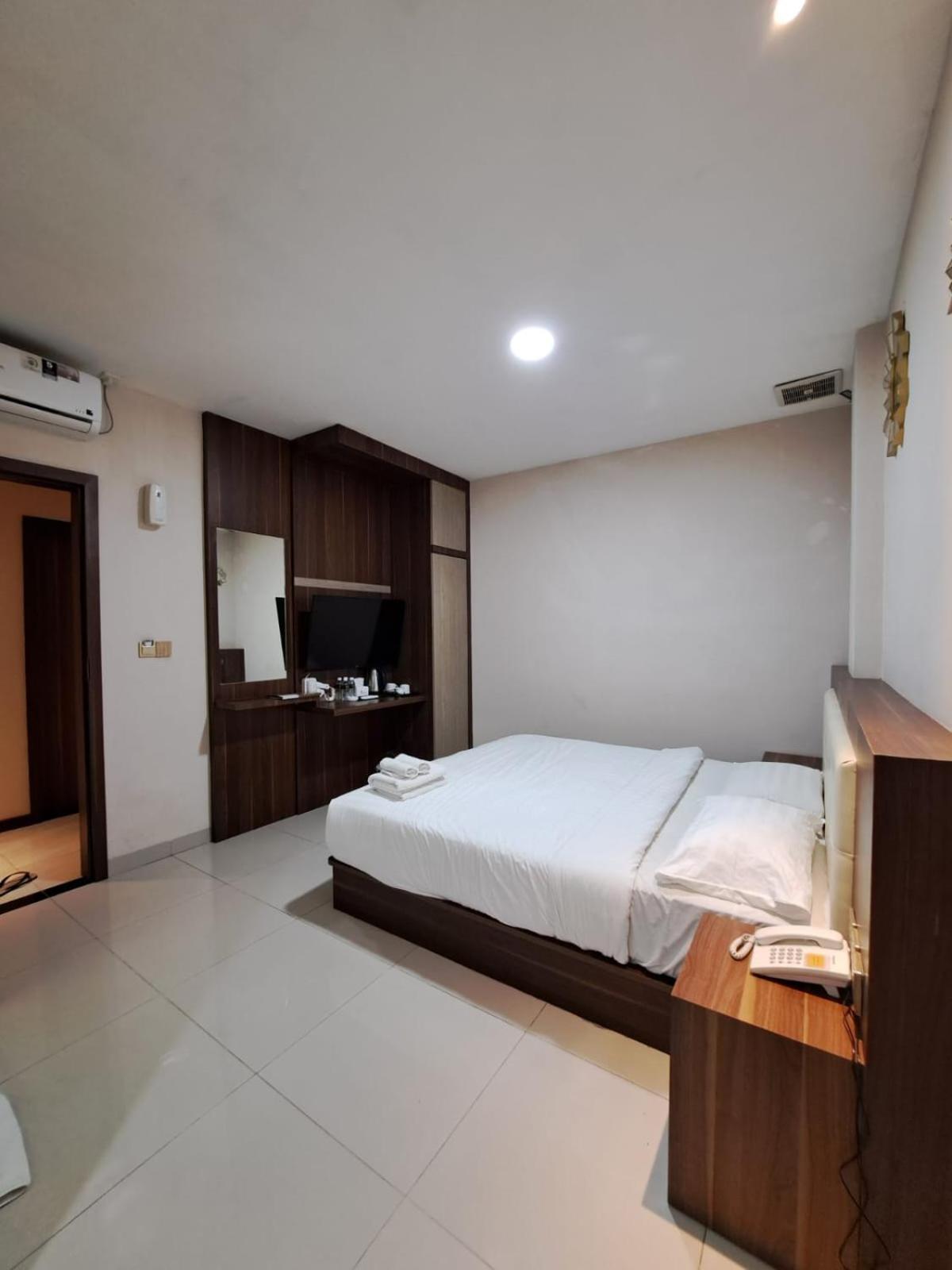 Hotel Morena Batam Exterior photo